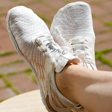 Afbeelding in Gallery-weergave laden, FloraX Pro - ergonomische, pijnverlichtende en waterdichte barefoot schoenen
